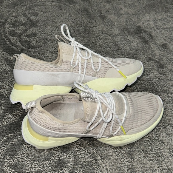 •Sorel Kinetic Impact• - Picture 4 of 6